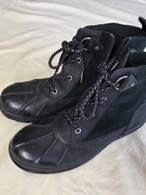 UGG - Women's Hapsburg Duck Rain and All Weather Boots - Size 8.5